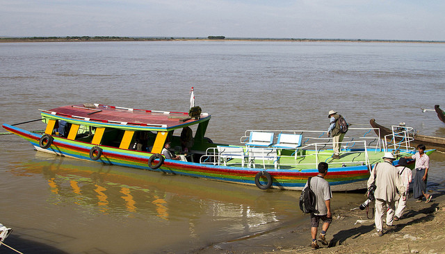 Bagan is nestled on the banks of the mighty Irawaddy River and we’ll take to the waters in a local boat to see what birds we can find.  